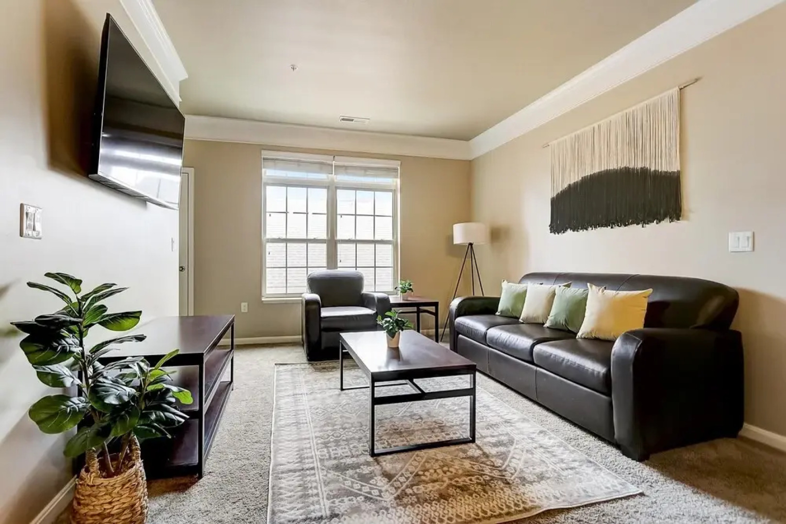 FRONTDESK University Edge Notre Dame Apts South Bend