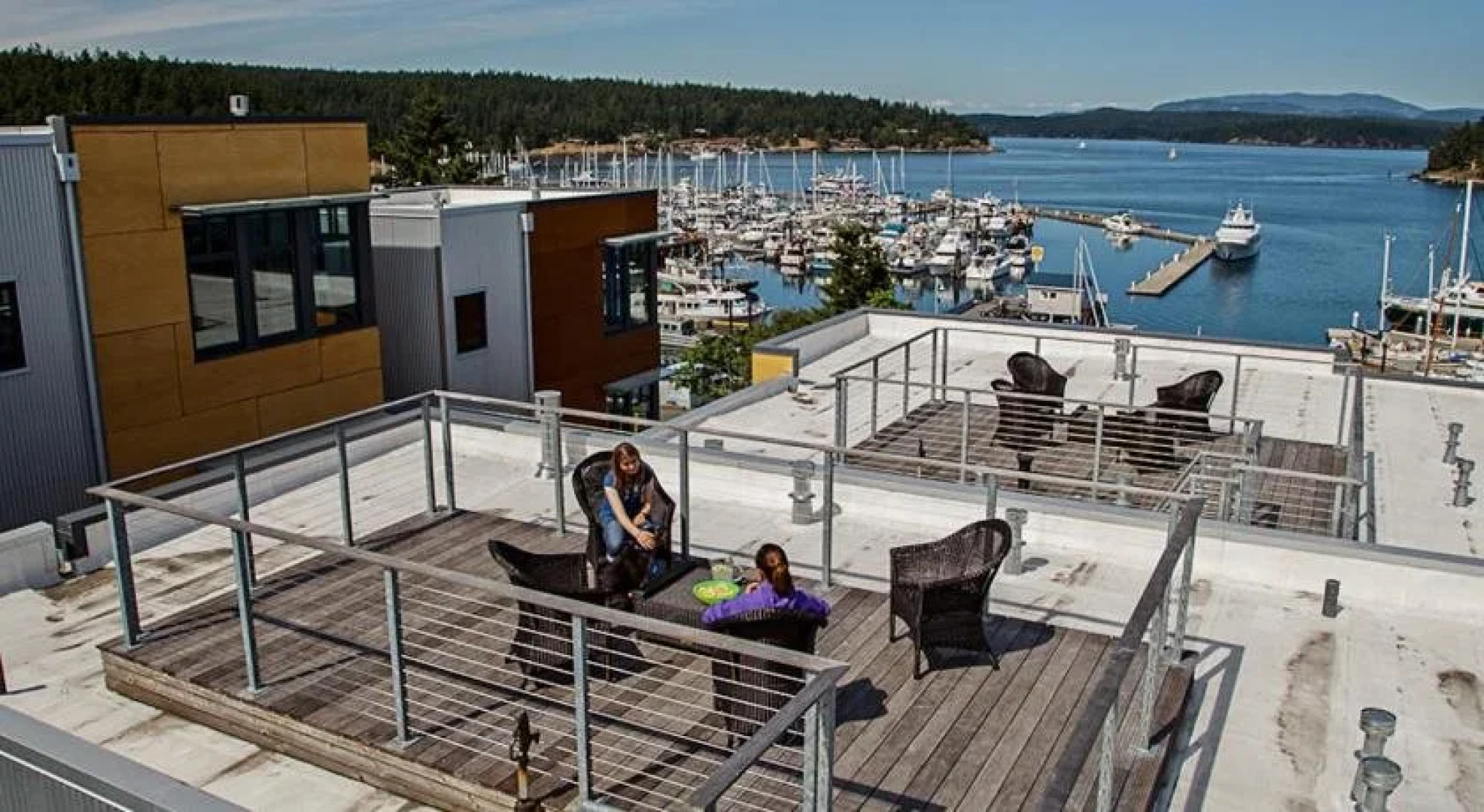 Island Inn at 123 West