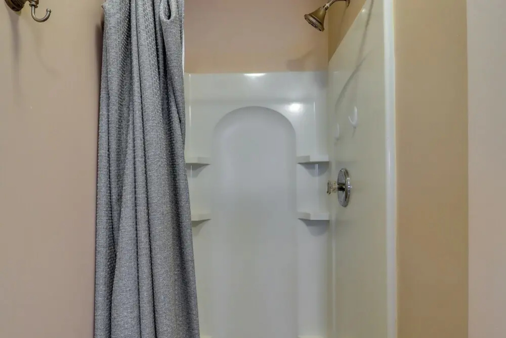 Hot Tub, Lake Access: Serene Albrightsville Home!