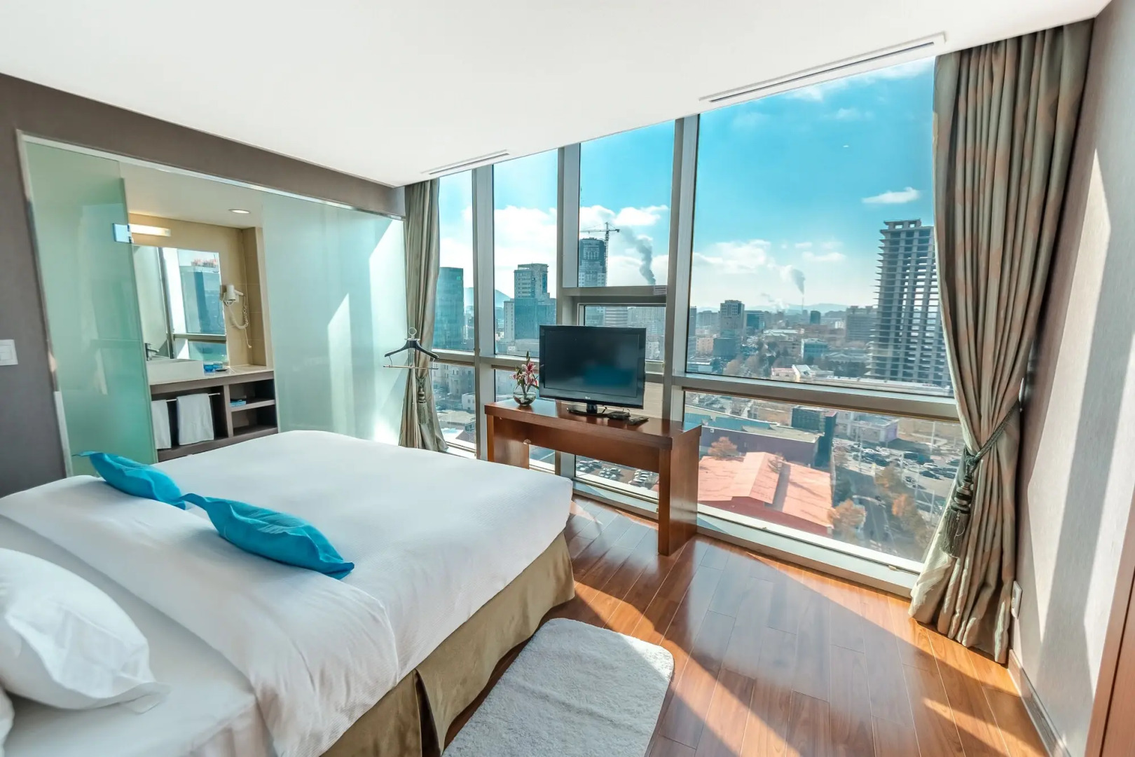 Blue Sky Hotel & Tower