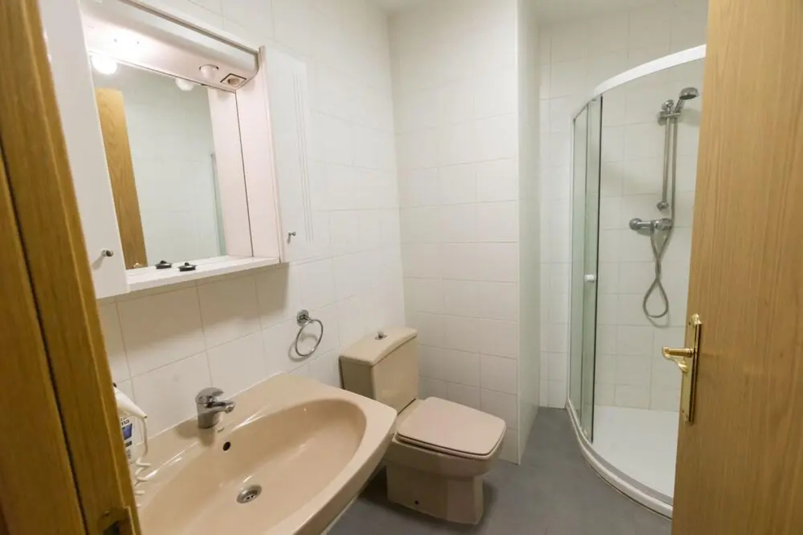 Iribarren I-II by Aptos Turisticos Tudela