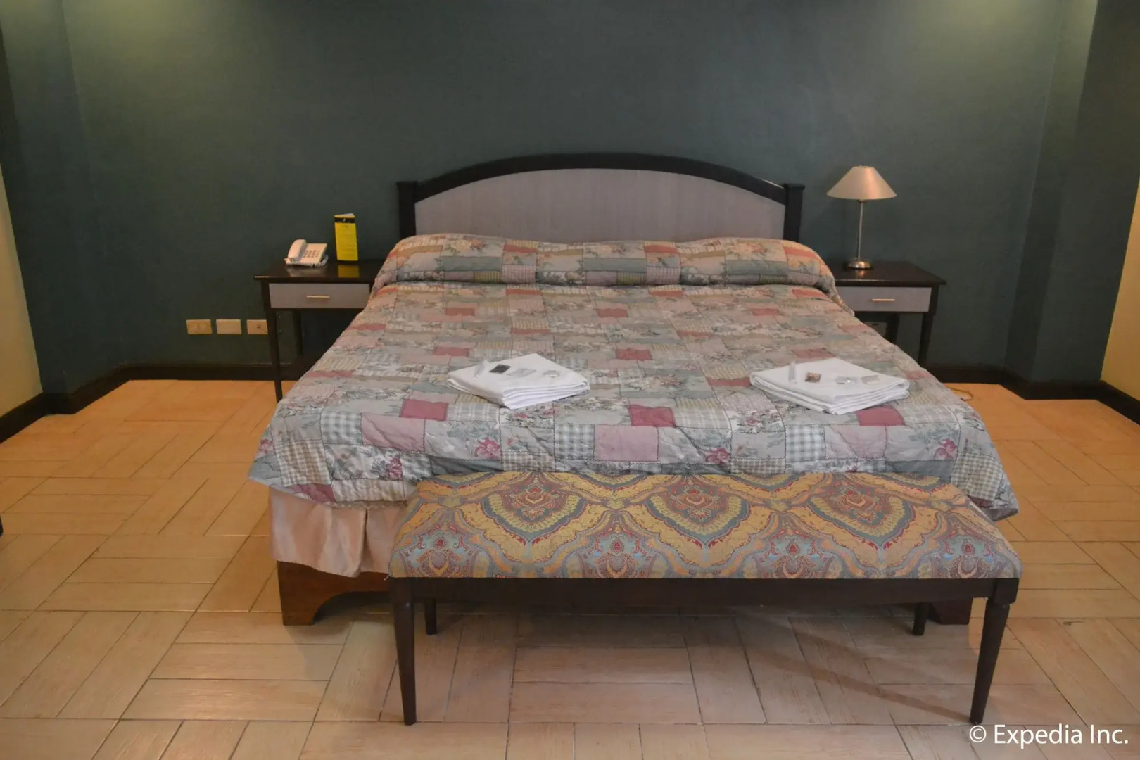 Tagaytay Country Hotel