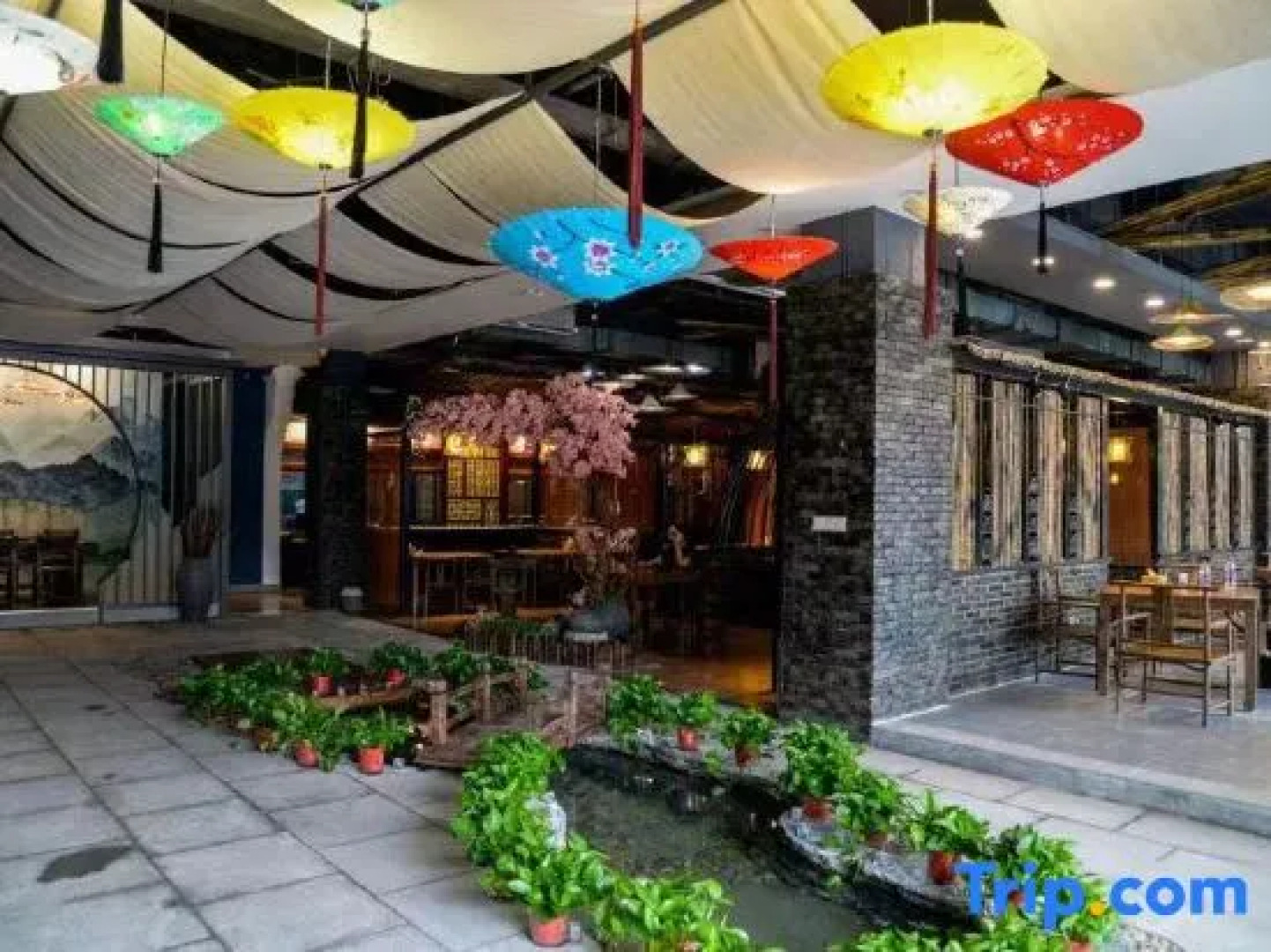 Sanhe International Hotel