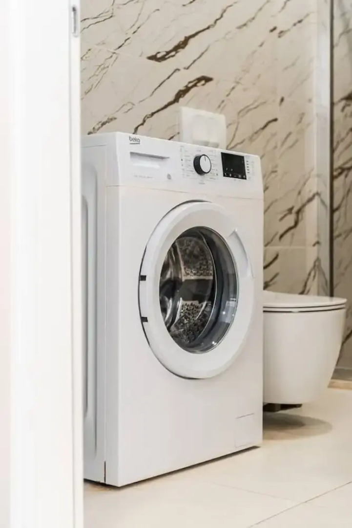 Spacious Apartment by the Beach - Tulipani