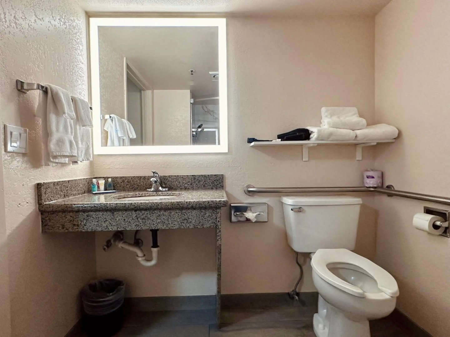 Clarion Pointe Wenatchee