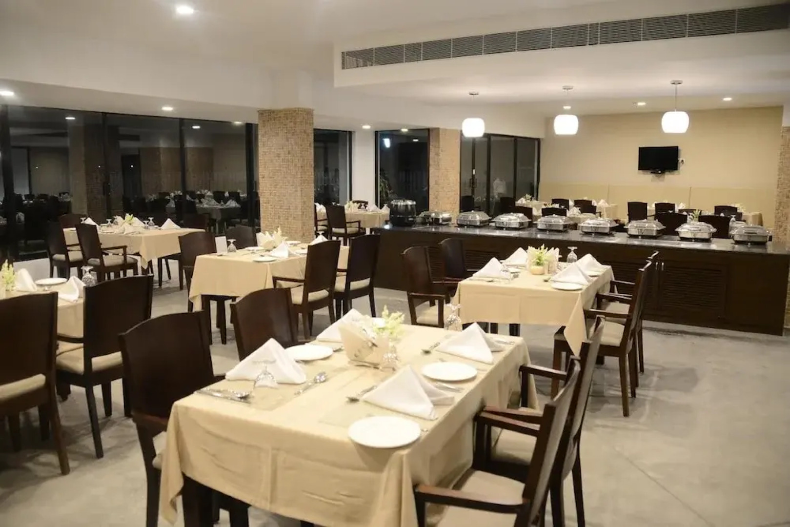 MWC Club by Downtown