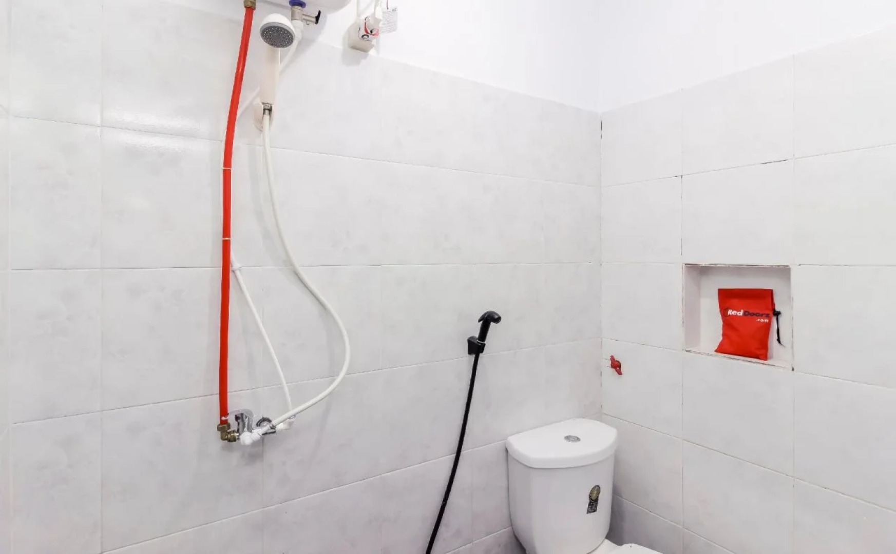 RedDoorz near Margo City