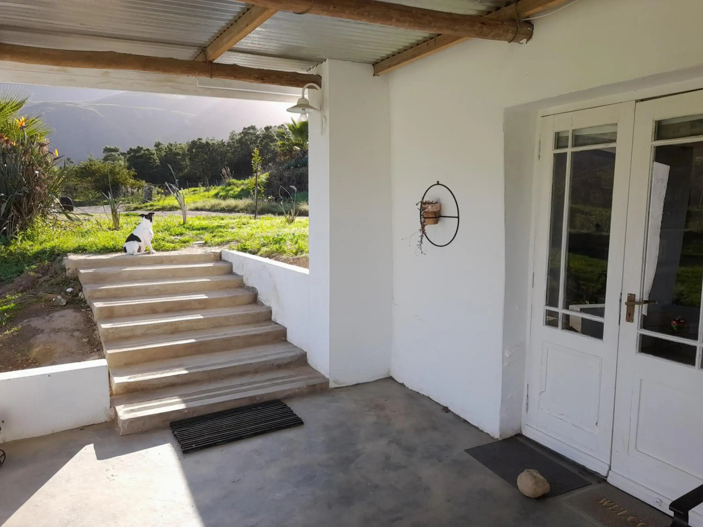 Die Hoenderhok And Die Plaashuisie