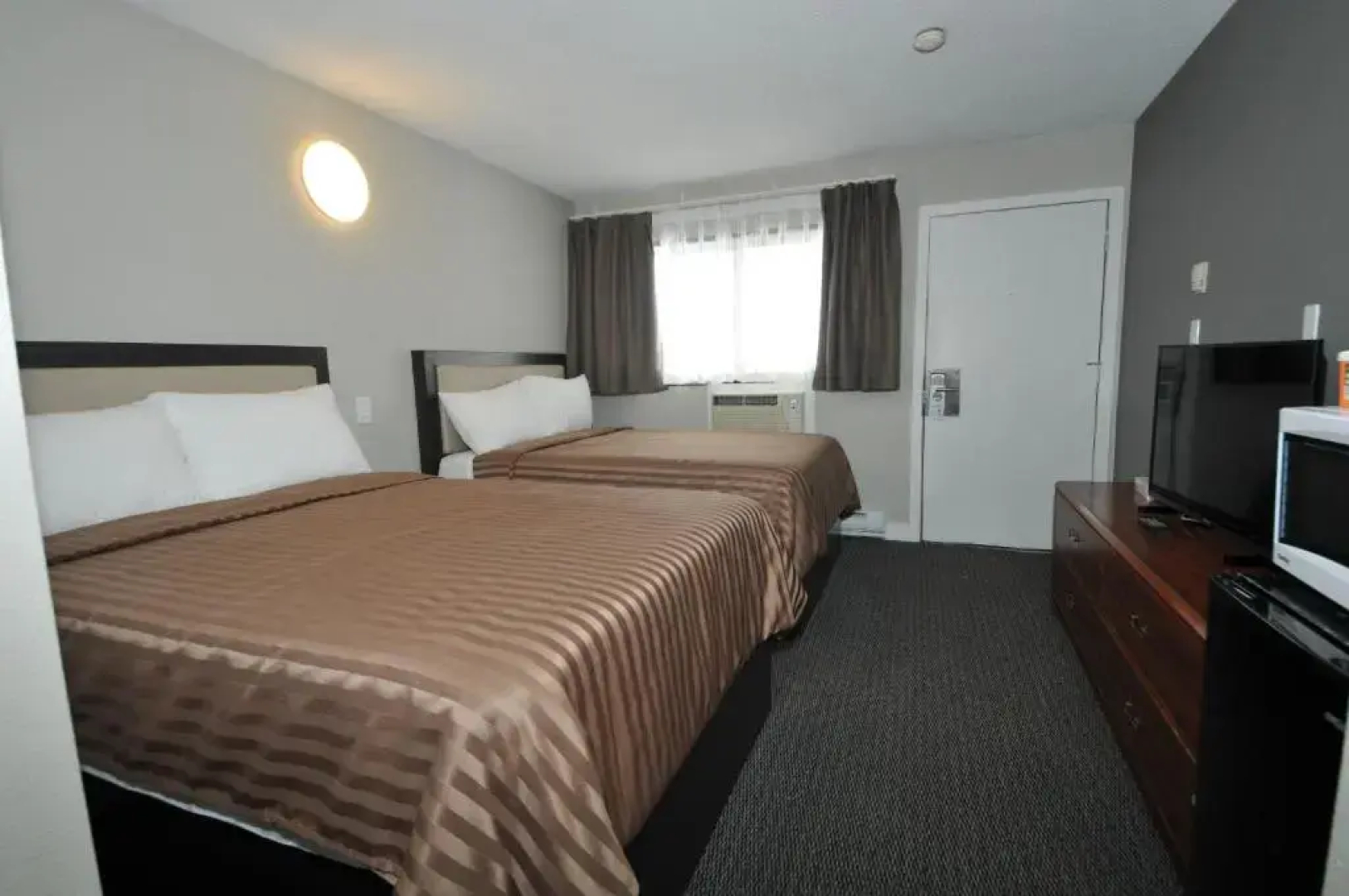 Premier Mountain Lodge and Suites