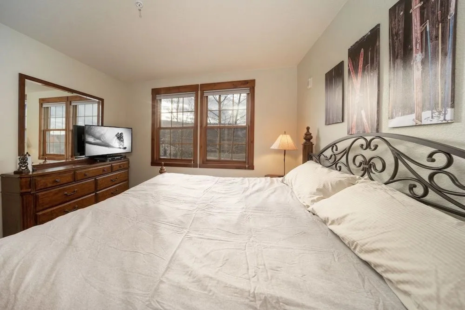 Palomino At Kicking Horse 2 Bedroom Cabin by Redawning