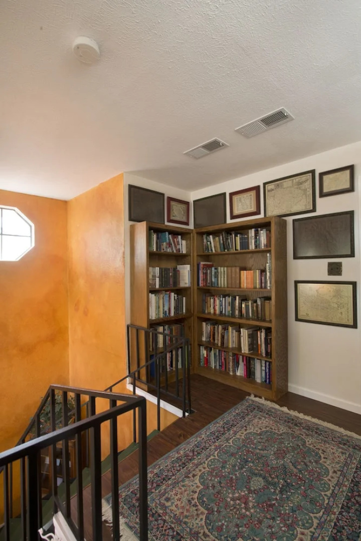 Lakehouse Bed and Breakfast