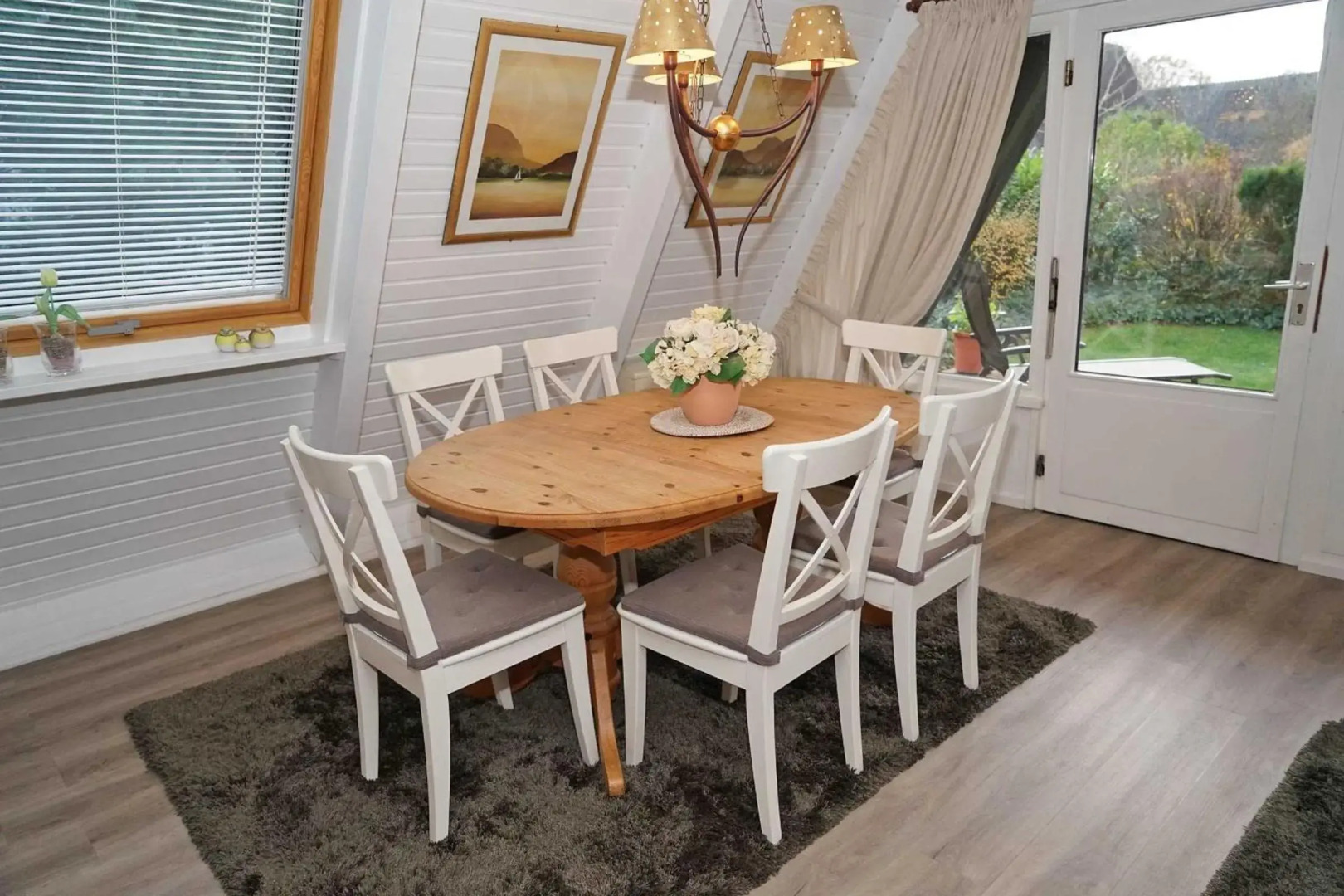 Zeltdachhaus _ grosse Terrasse _ m