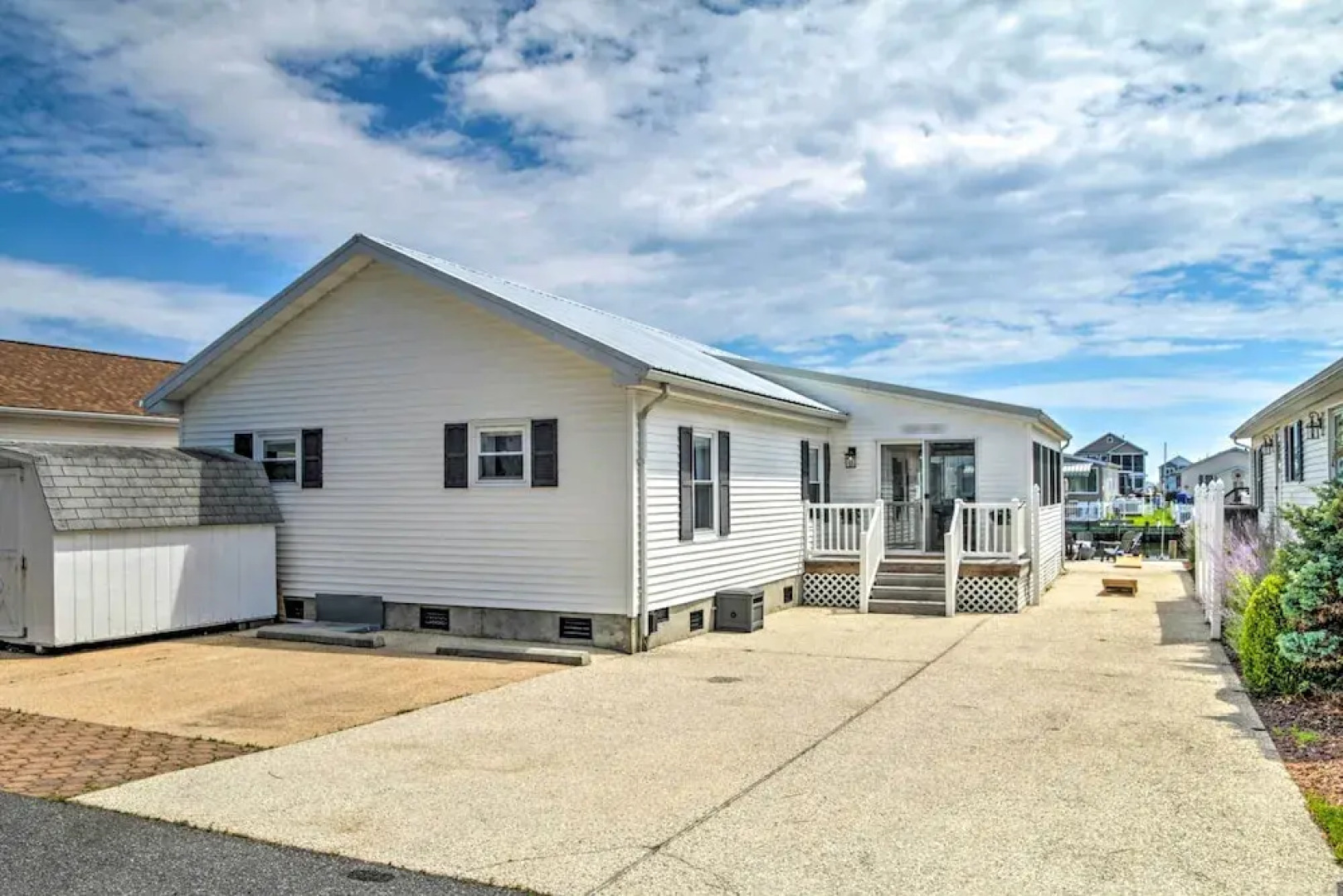 Fire Pit + Views: Canal-front Fenwick Island Home