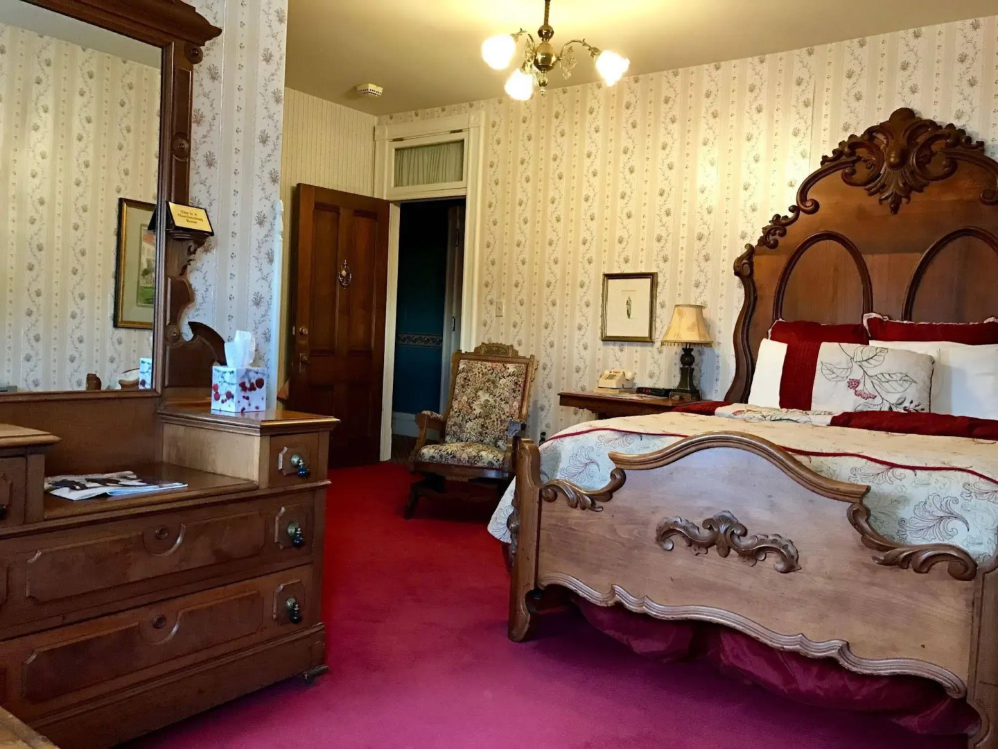 Redstone Inn And Suites