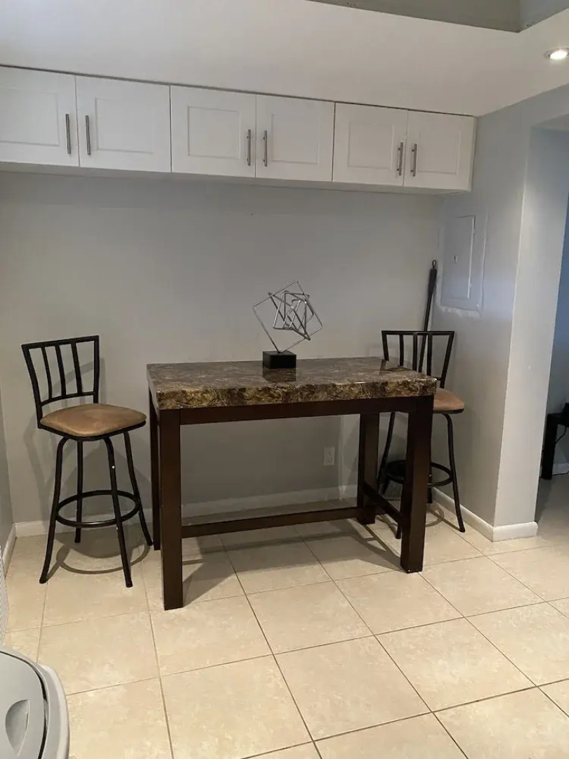 Entire Condo Close To Intercoastal 1 Bedroom Condo by Redawning