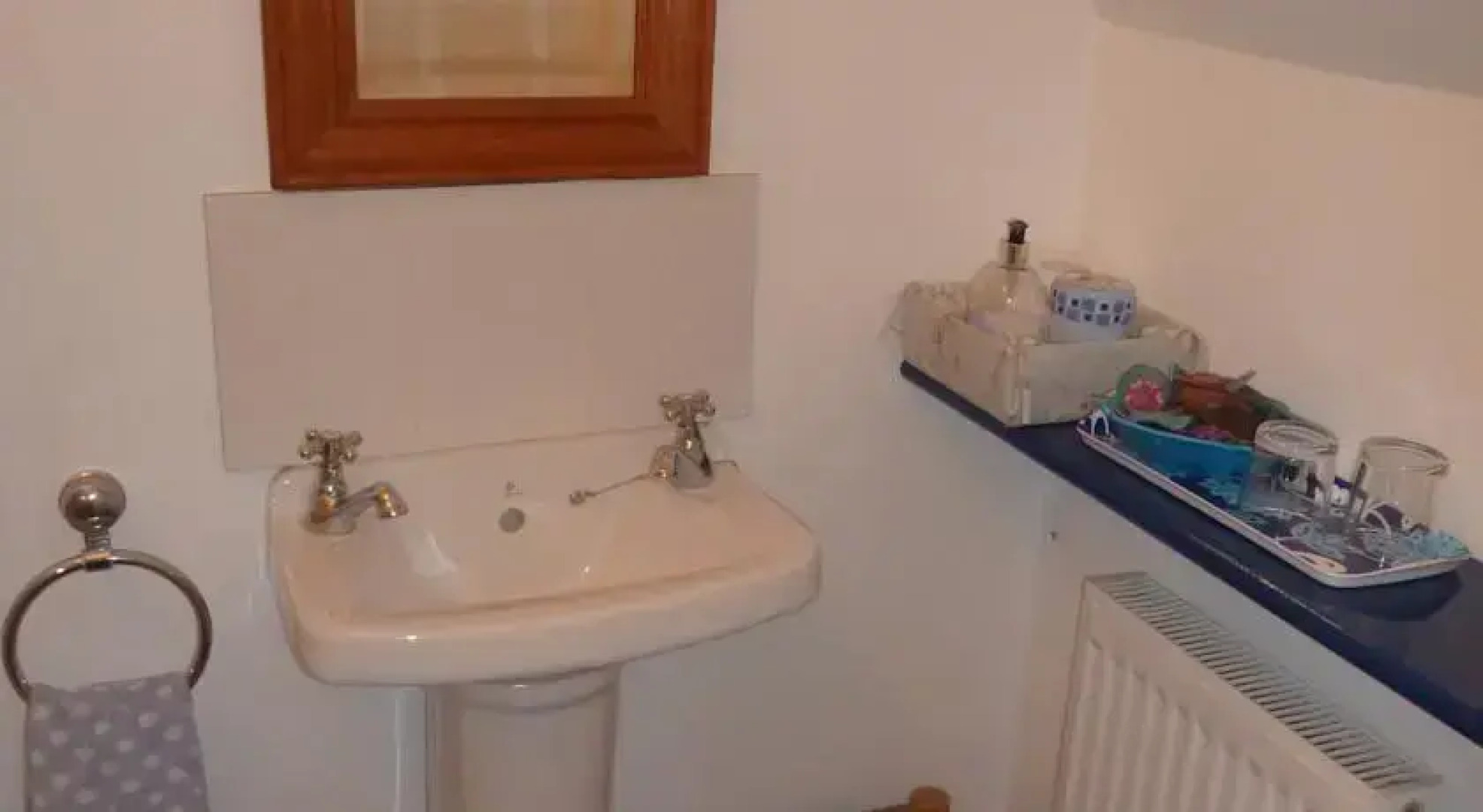 Clondanagh Cottage and Farm-on-the-Lake