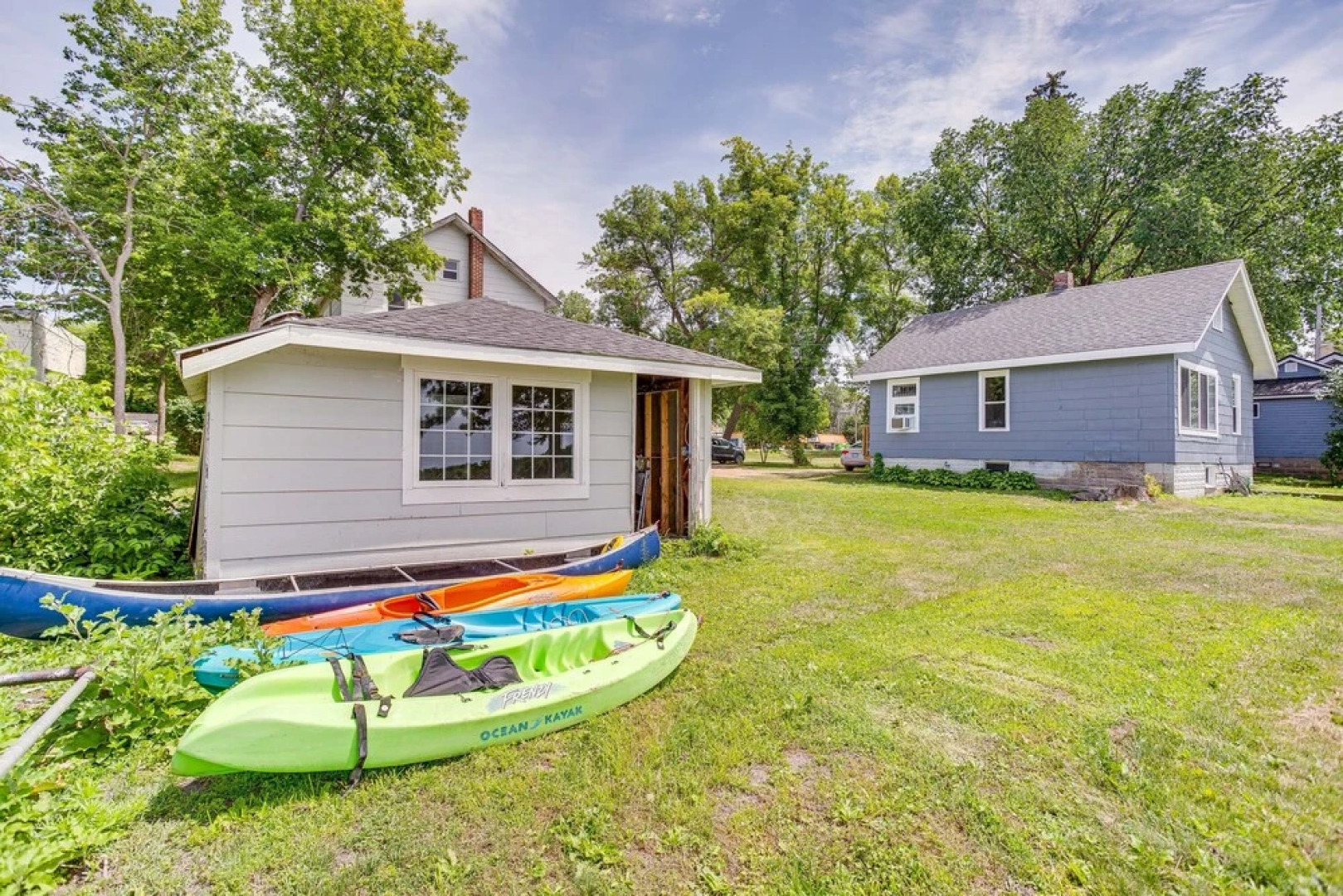 Lakefront Mound Vacation Rental w/ Fire Pit Access