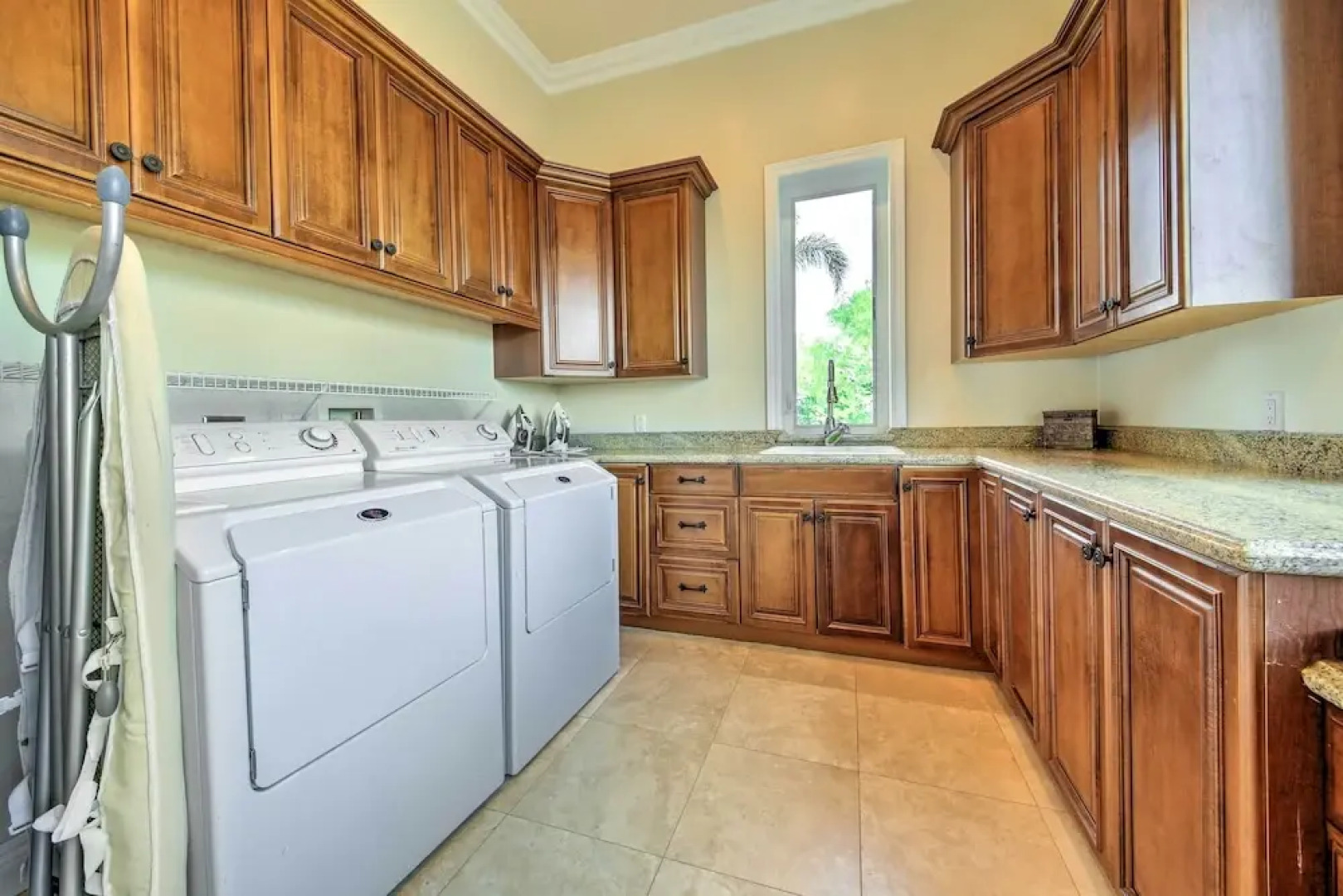 Luxe Wine Country Estate w/ Orchard-facing Balcony