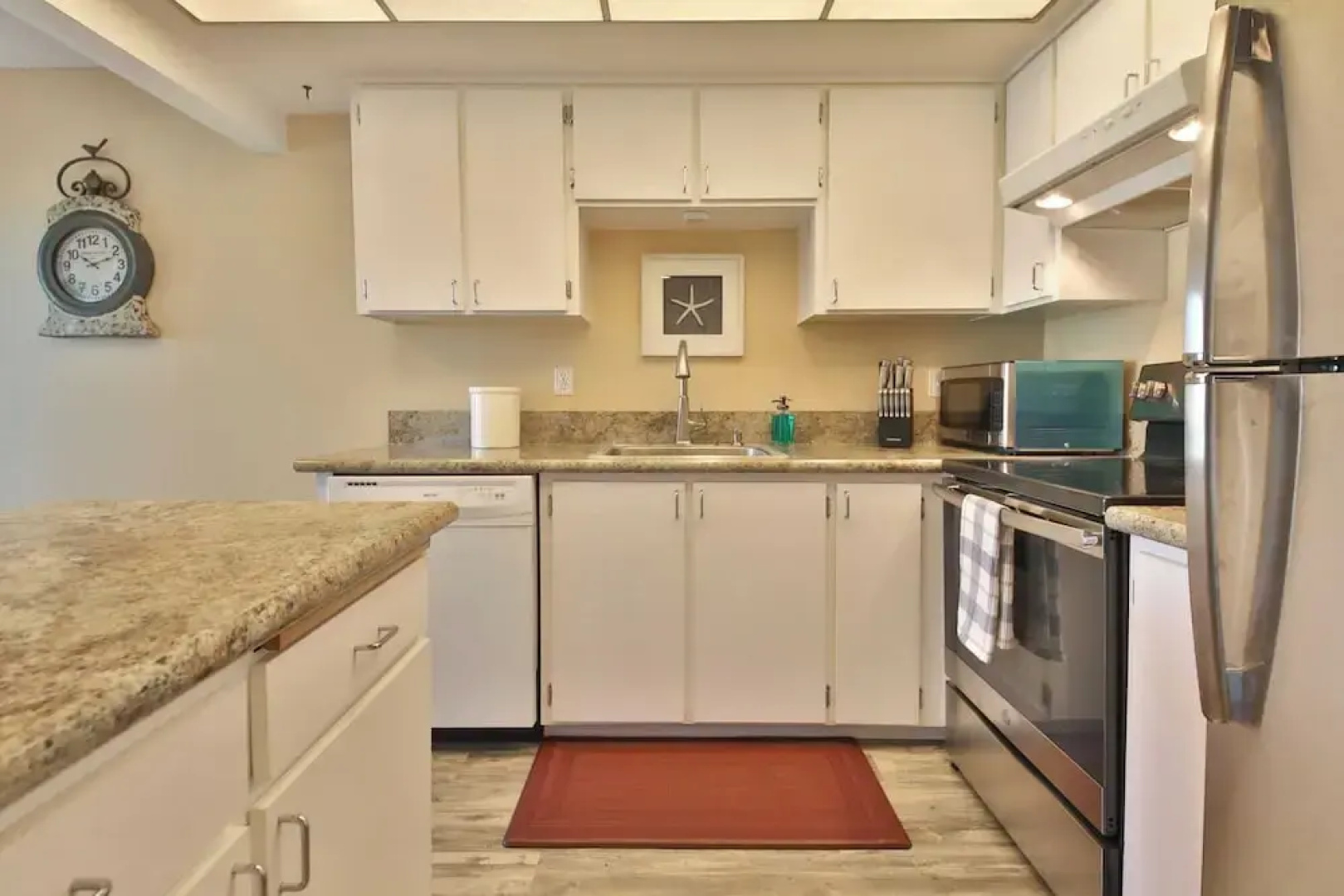 Beachfront Condo - Mutiny Bay by Avantstay Views
