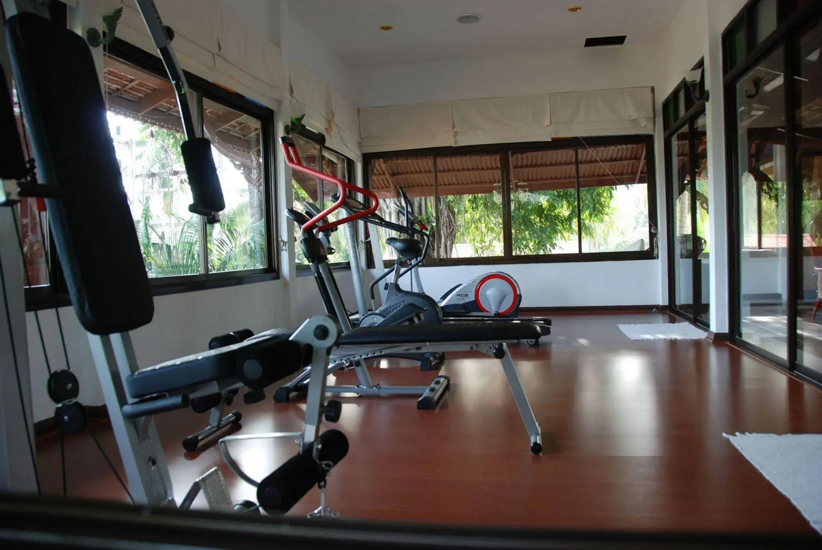 White House Beach Resort And Spa