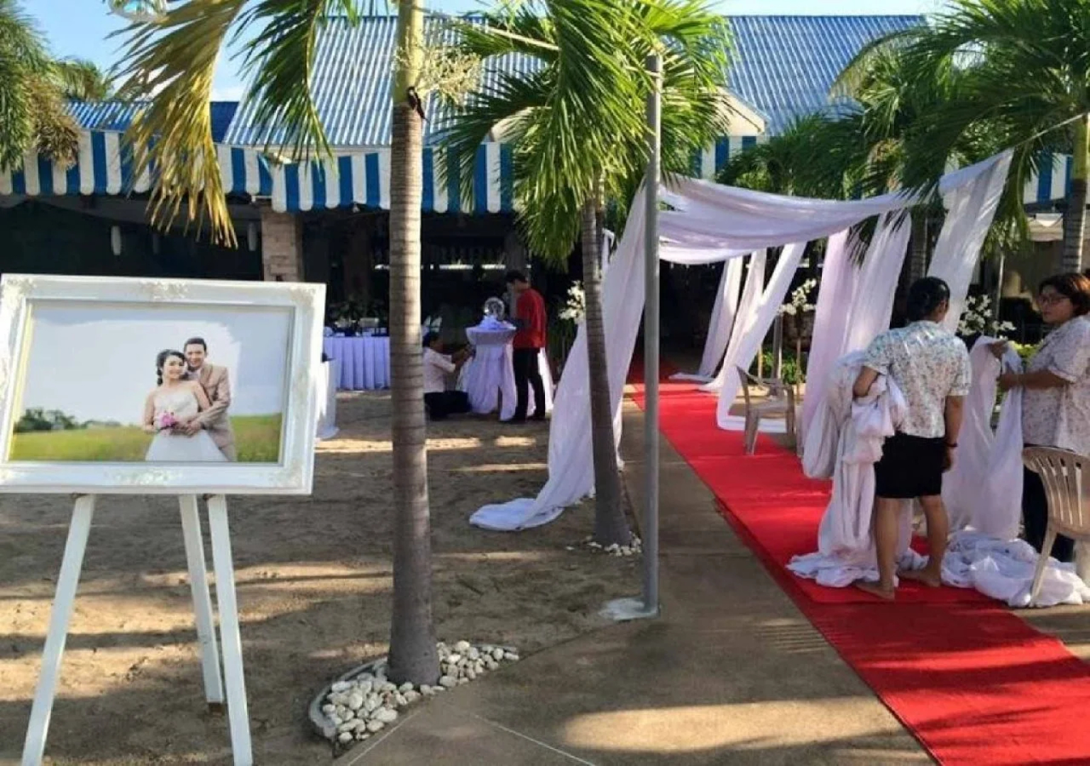 Castle Howchow Beach Resort Hotel