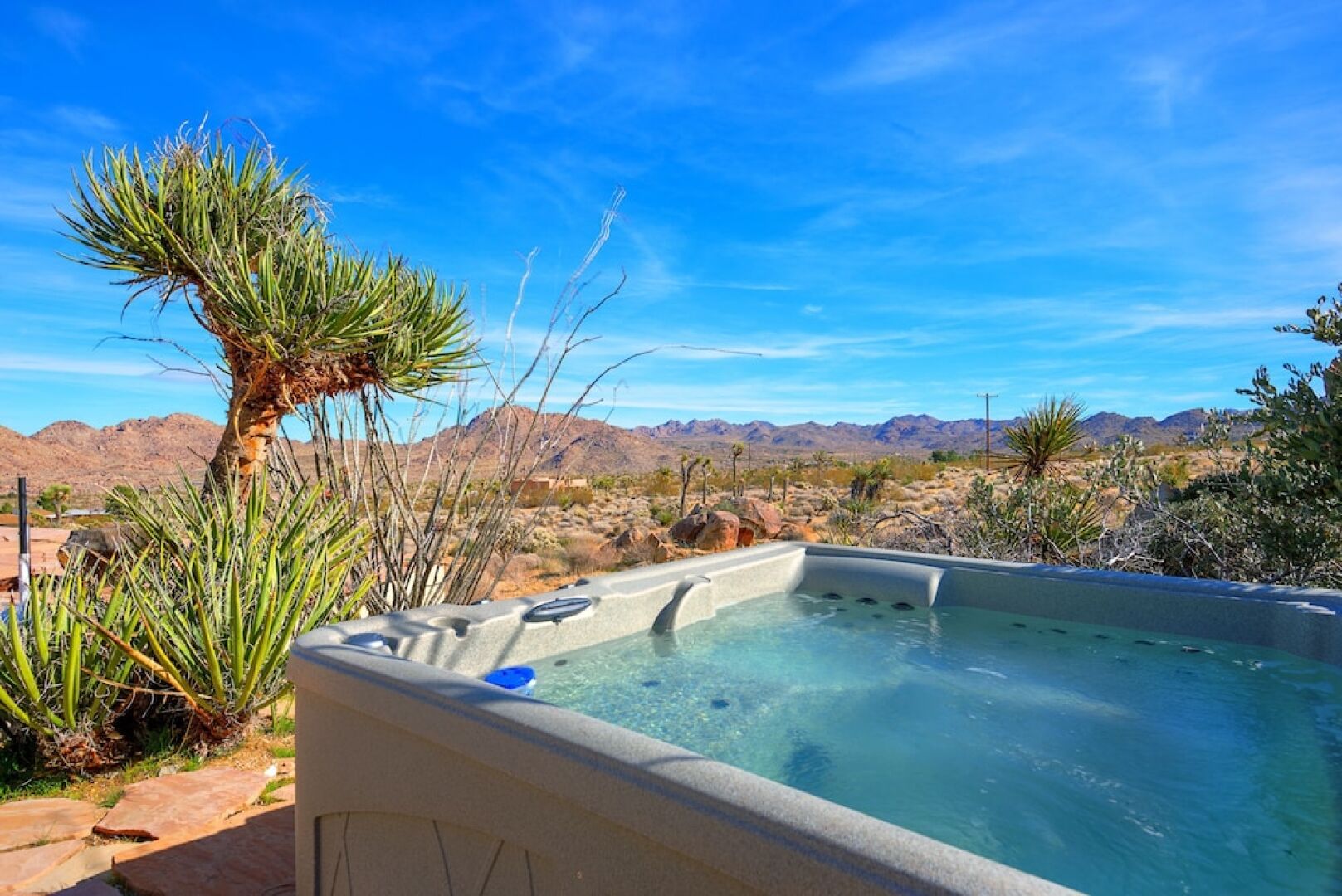 Classic 1960s Cottage on 10 Acres With Jacuzzi!