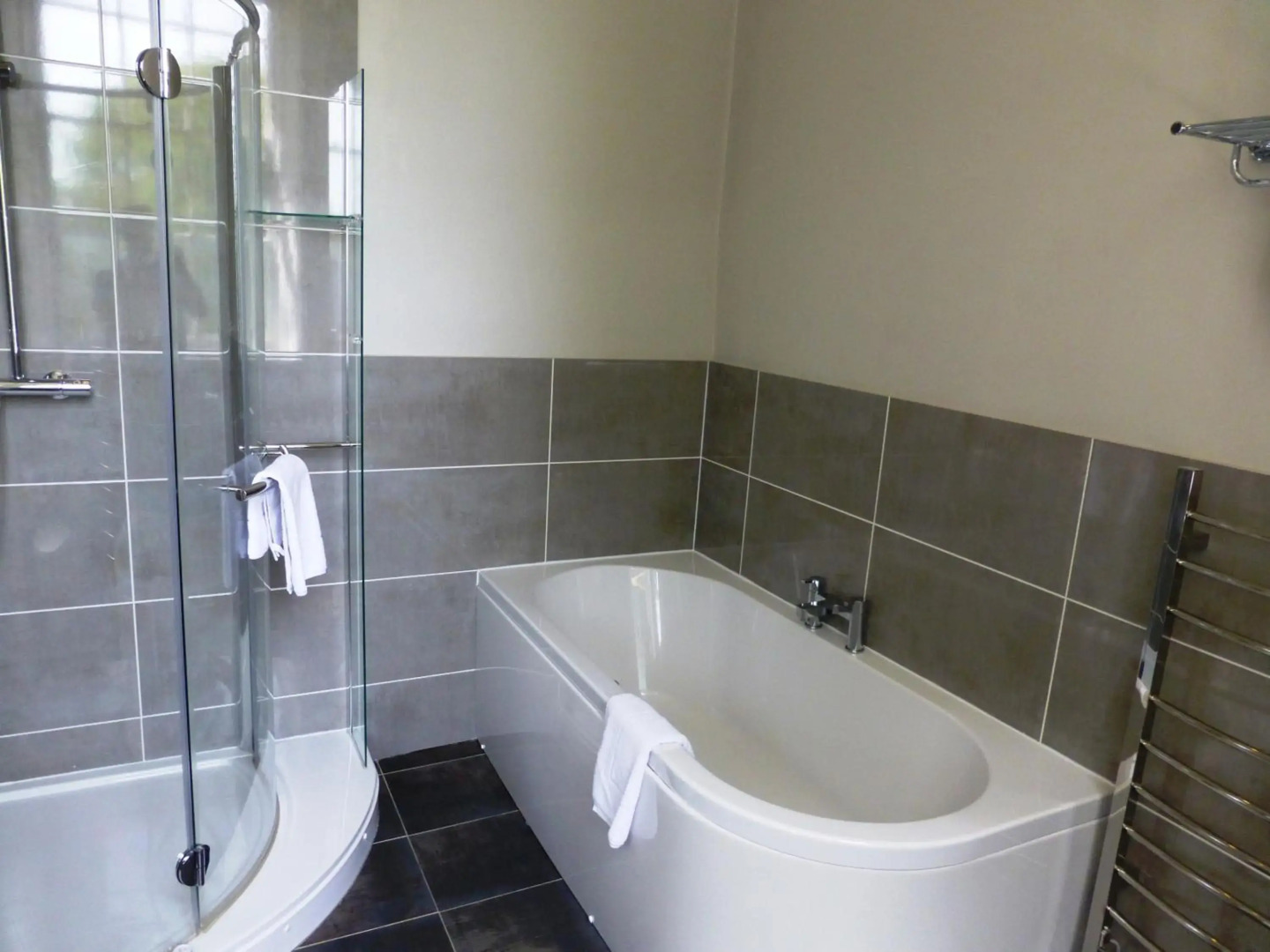 The Riverside House Hotel