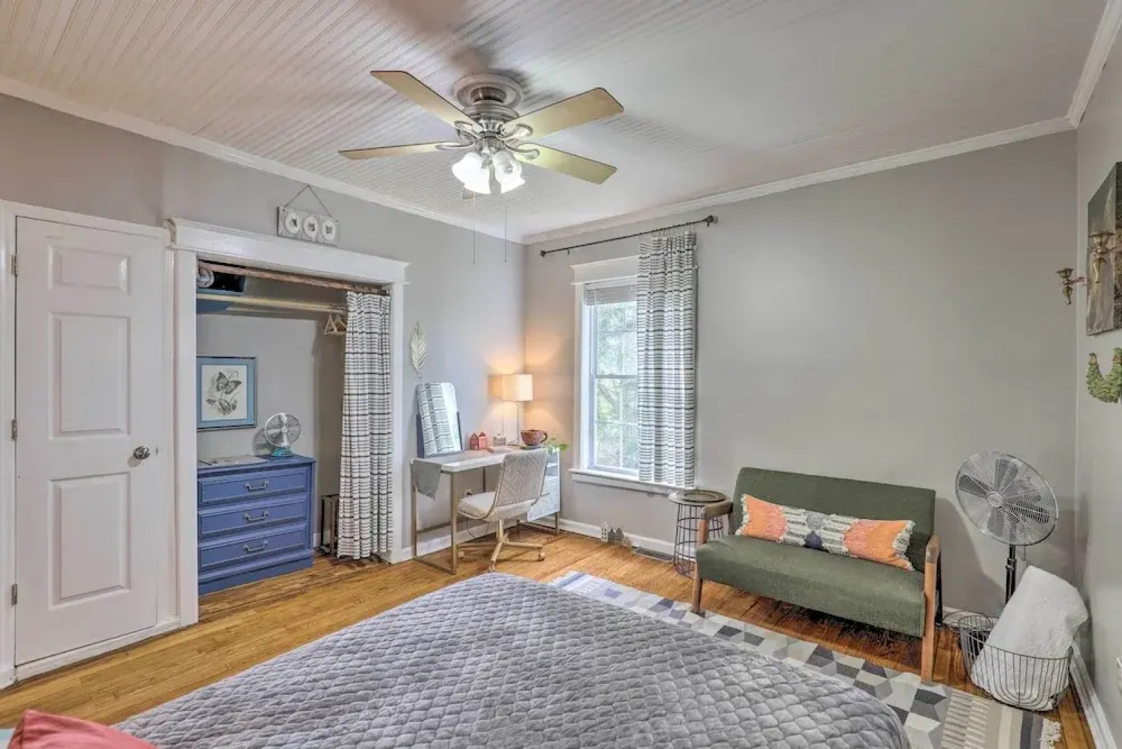 Stylish Woodfin Home w/ Backyard & Fire Pit