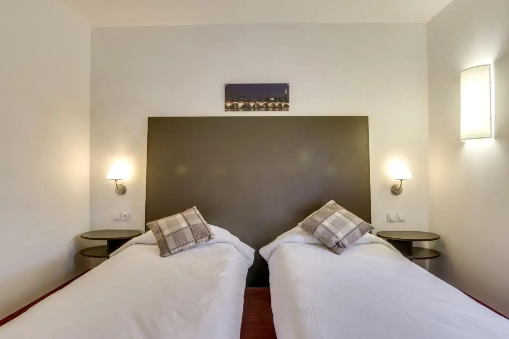 Hôtel Restaurant AKENA Bordeaux La Brède