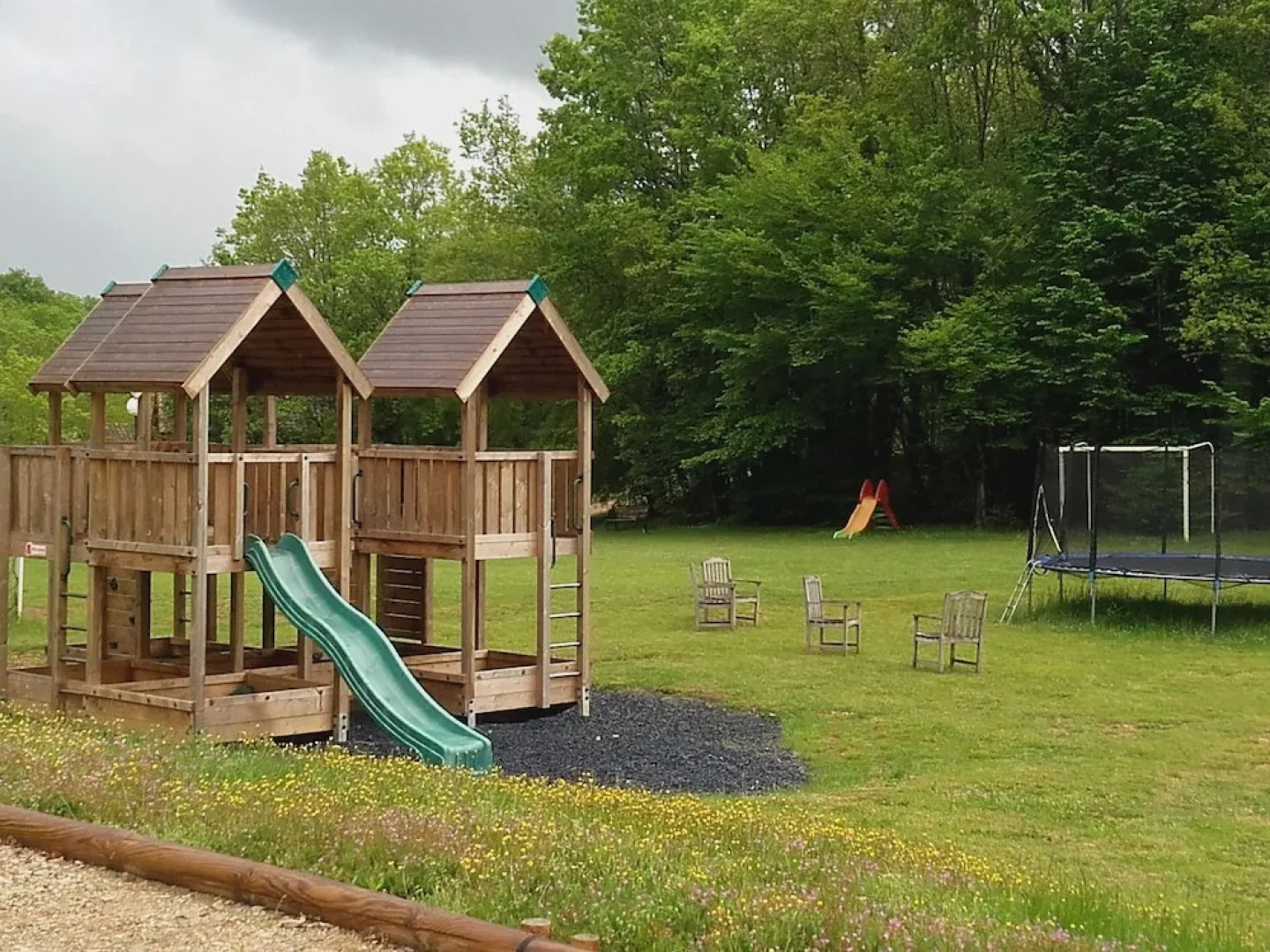 Secluded holiday home with dishwasher, close to Sarlat