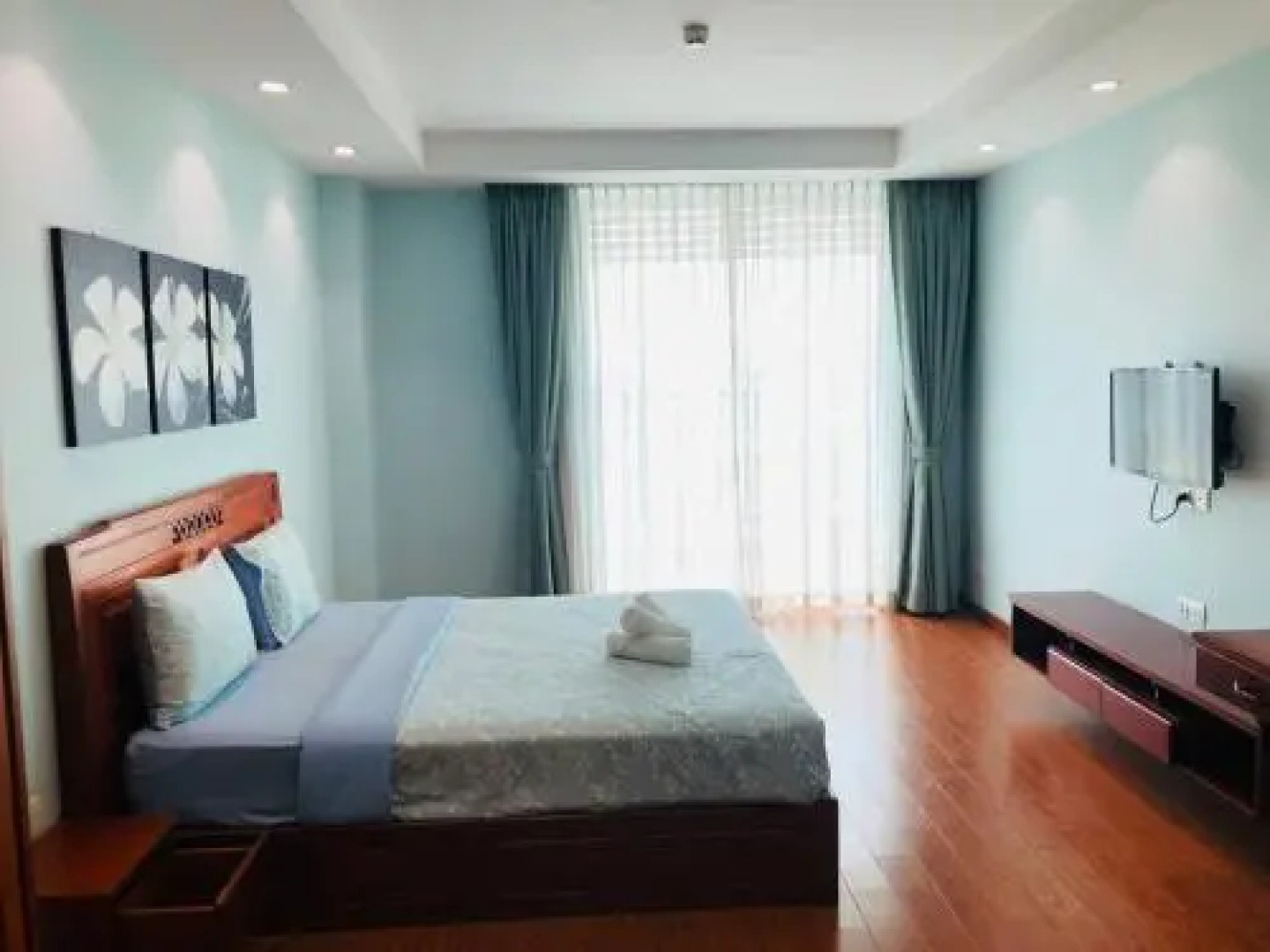 Anina Serviced Apartment