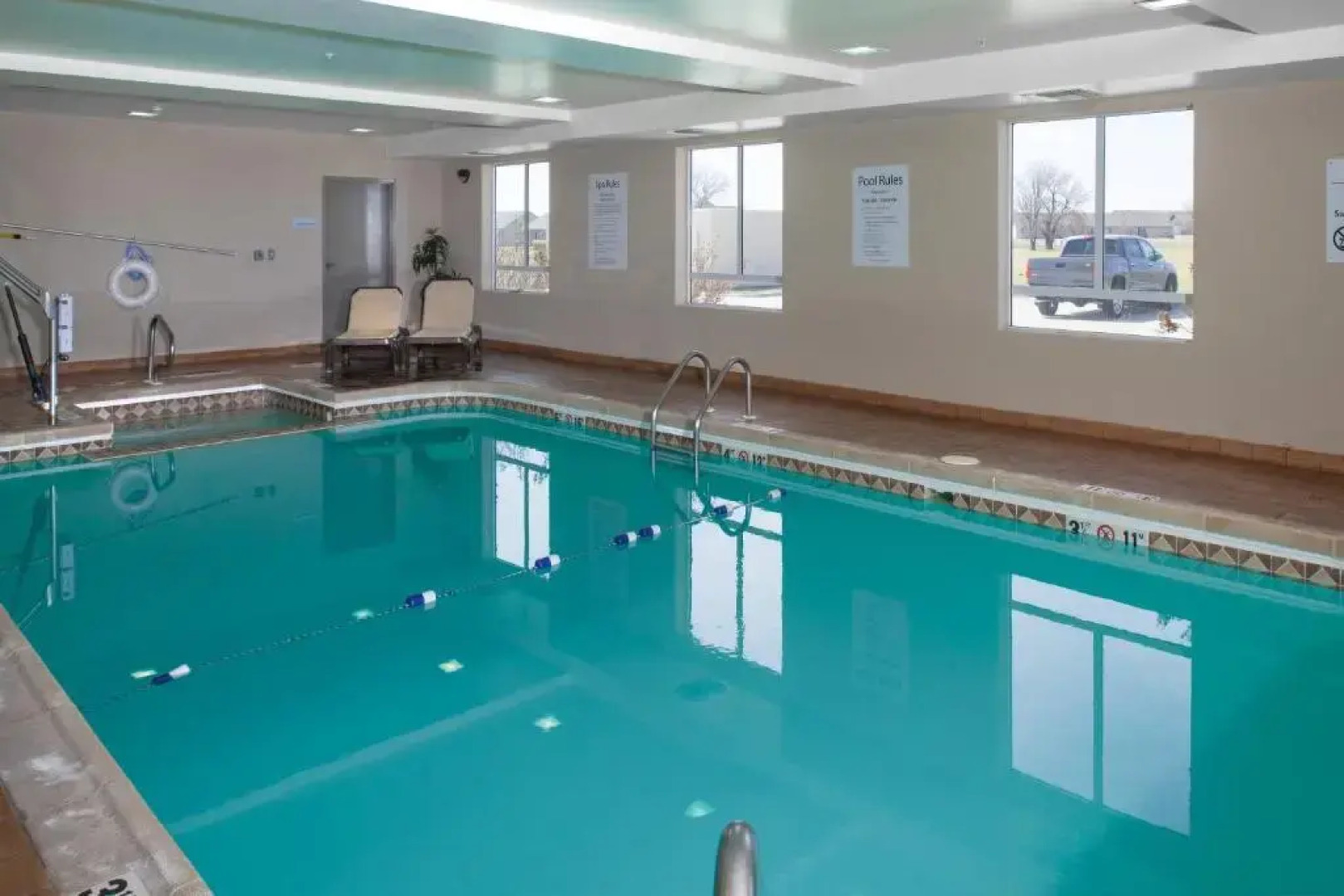 Holiday Inn Express & Suites Wichita Northwest, an IHG Hotel