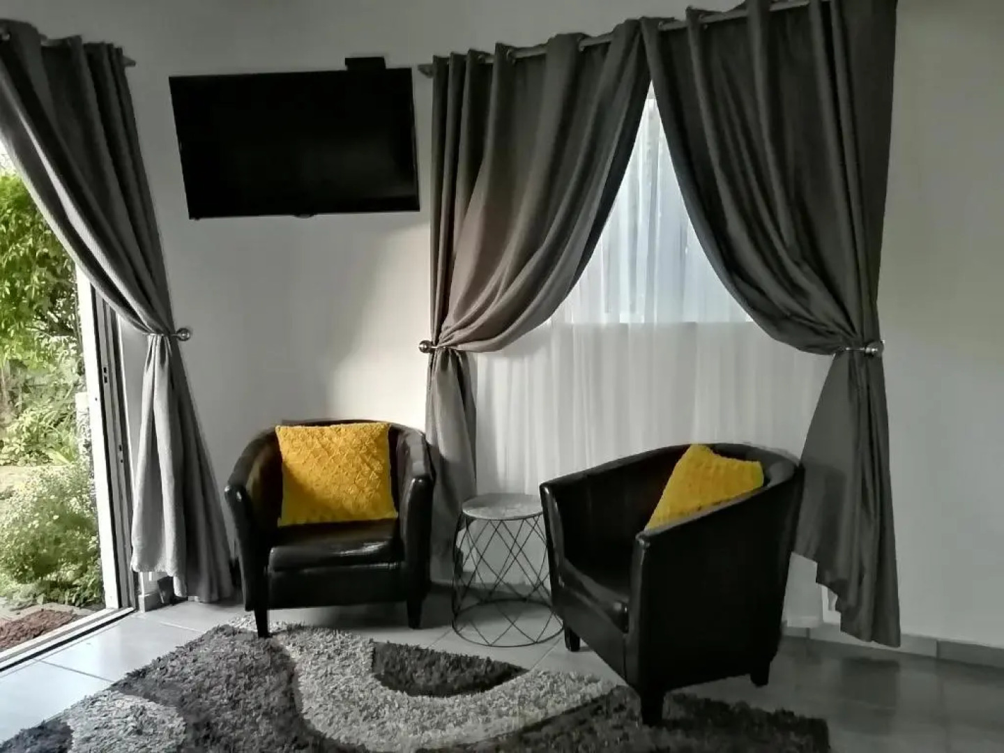 Roxy's Rest Guest House