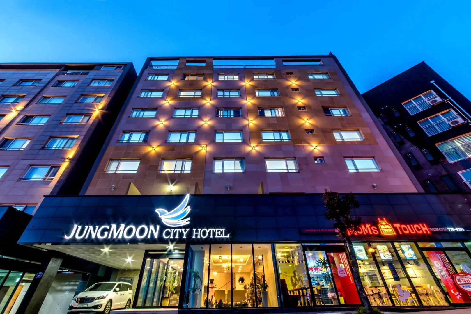 Jungmoon J Hill & City Hotel