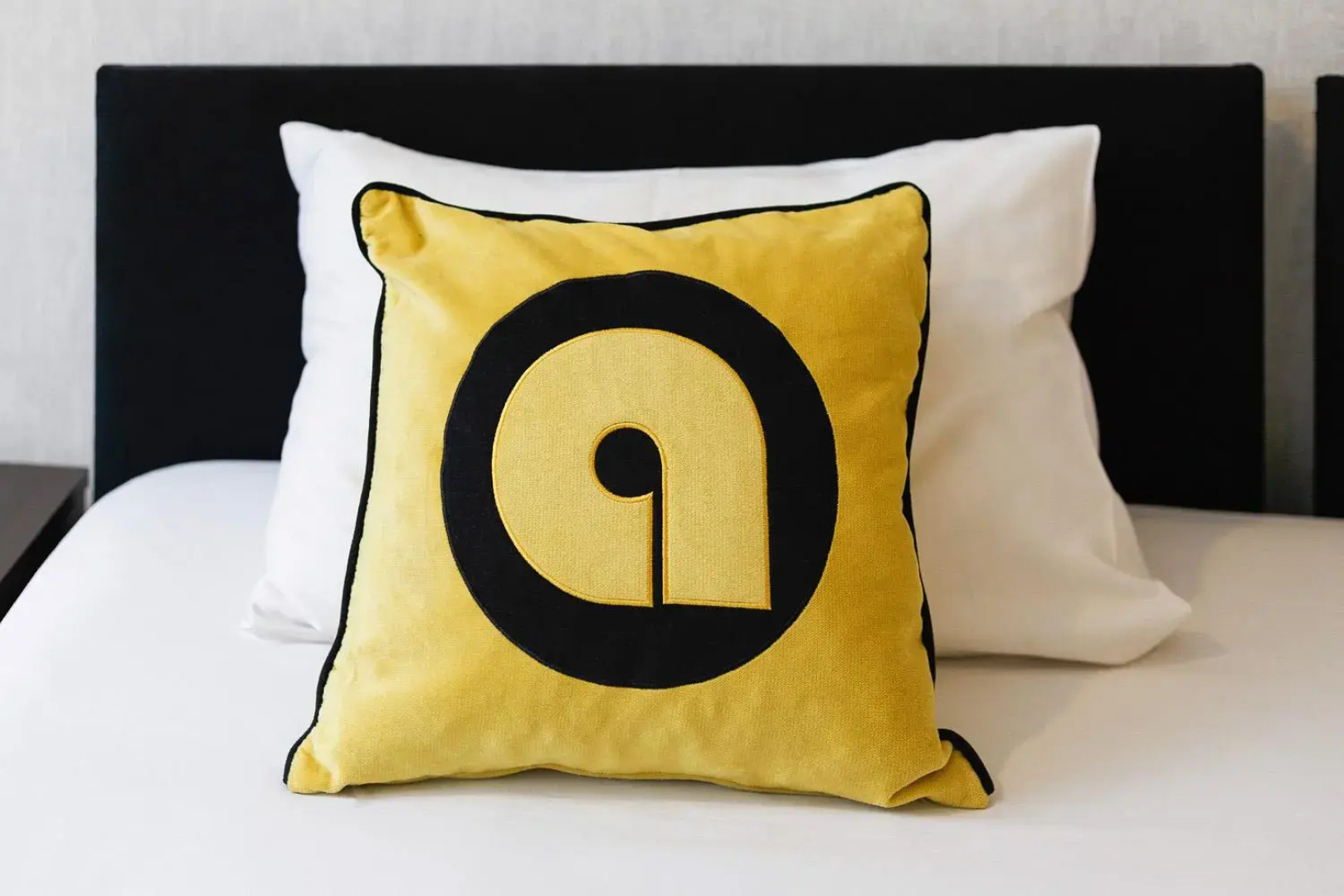 Отель Aura Plaza