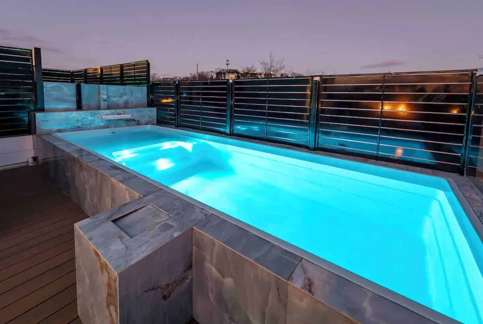 Large Groups - Rooftop Pools - Sleeps 24