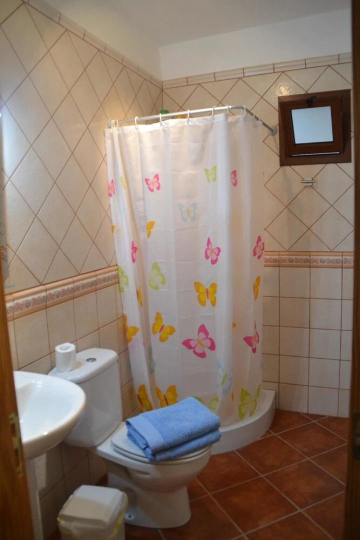 House With 2 Bedrooms in El Amparo, With Wonderful sea View, Furnished