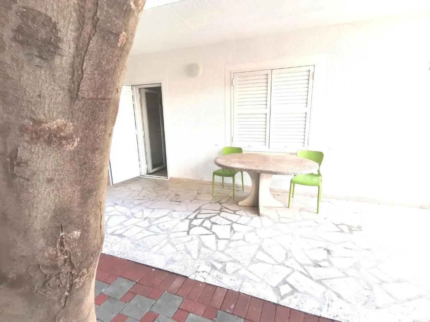 Top 10-1 bedroom apt/terrace