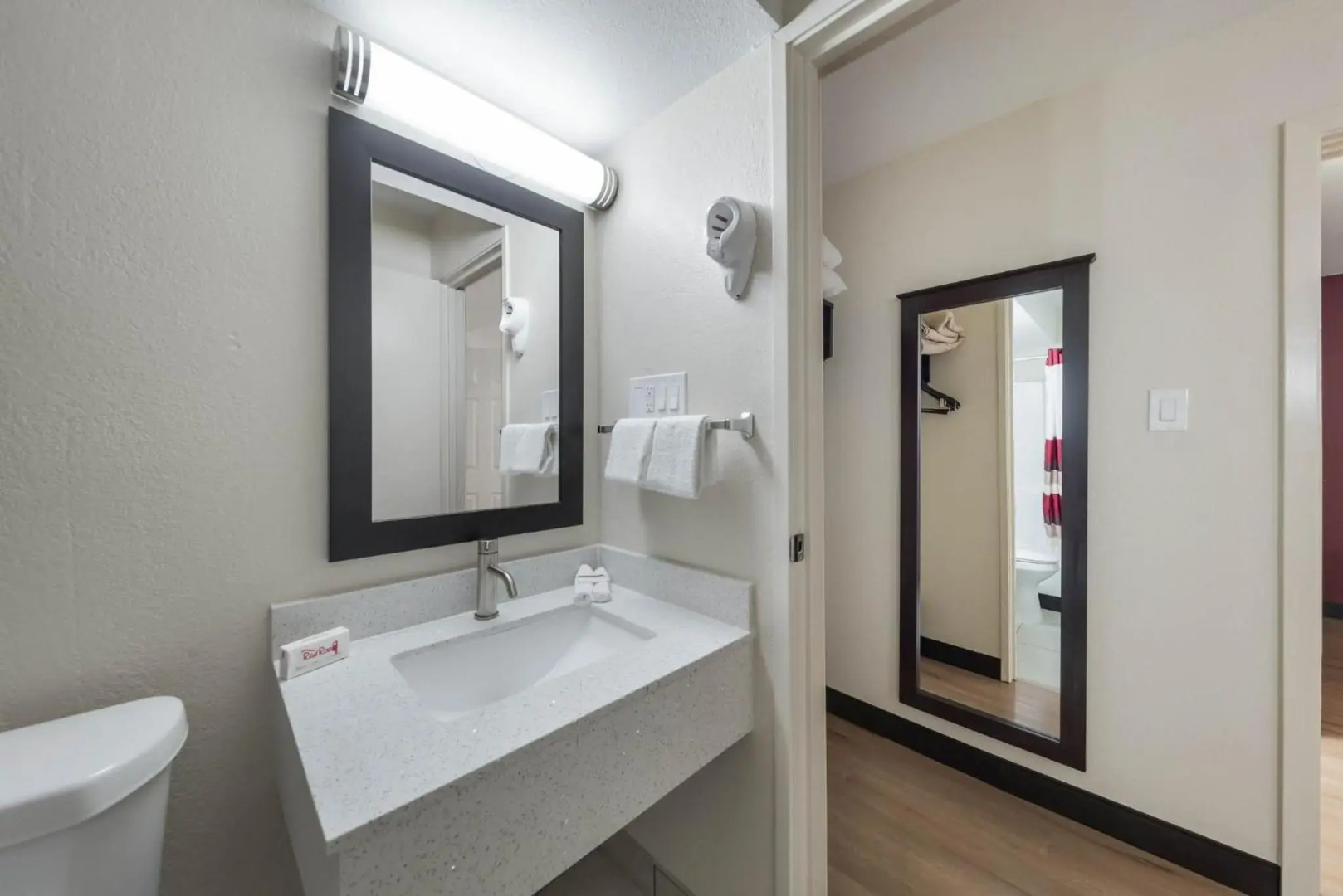 Red Roof Inn & Suites Denton