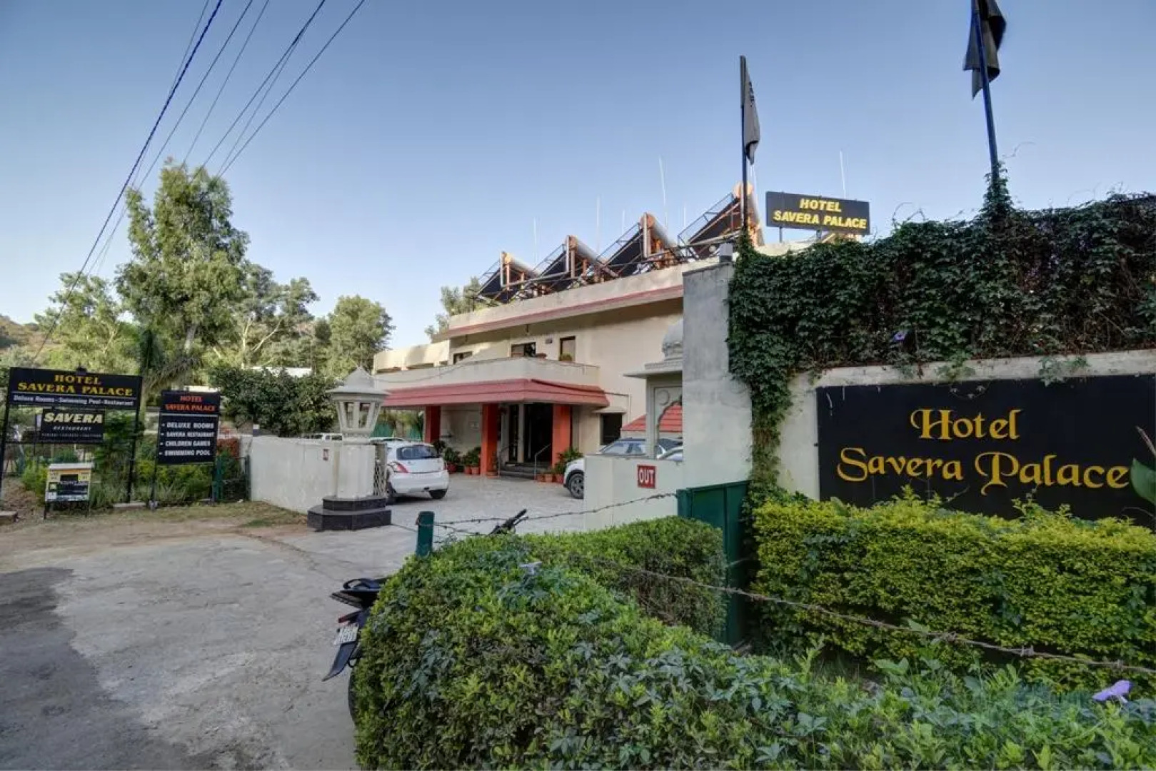 Hotel Savera Palace