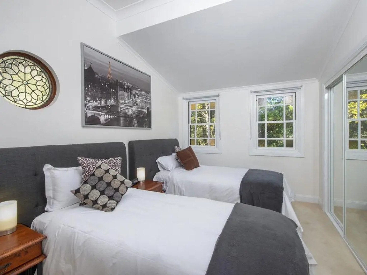 THE ELMS Berry Berry and Surrounds 4pm check out Sundays