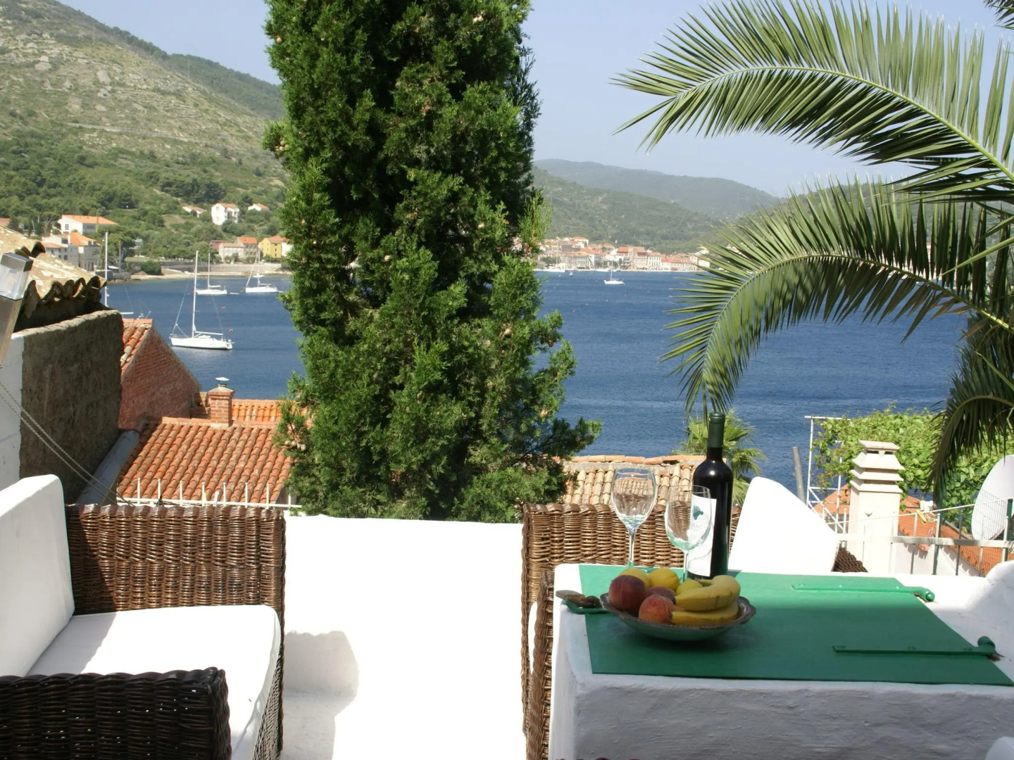 Coastal Apartment in Vis Near sea