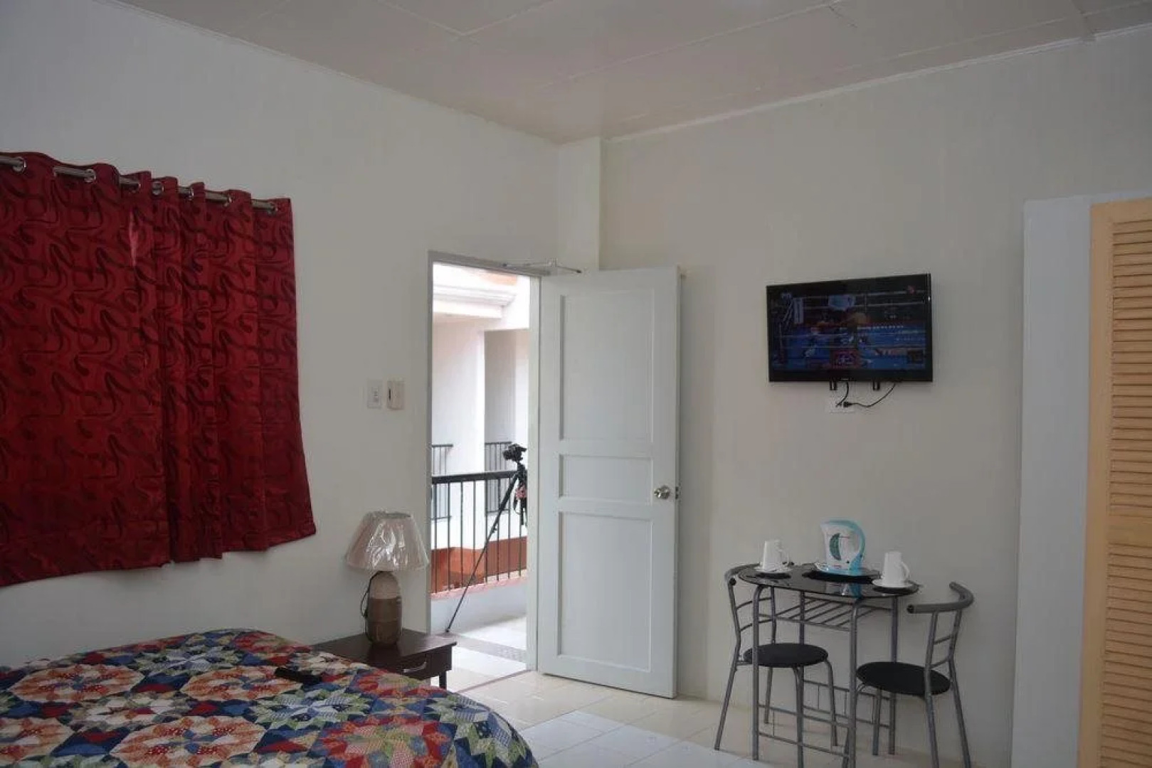 Ashley and Bill's Suites 'N Garden