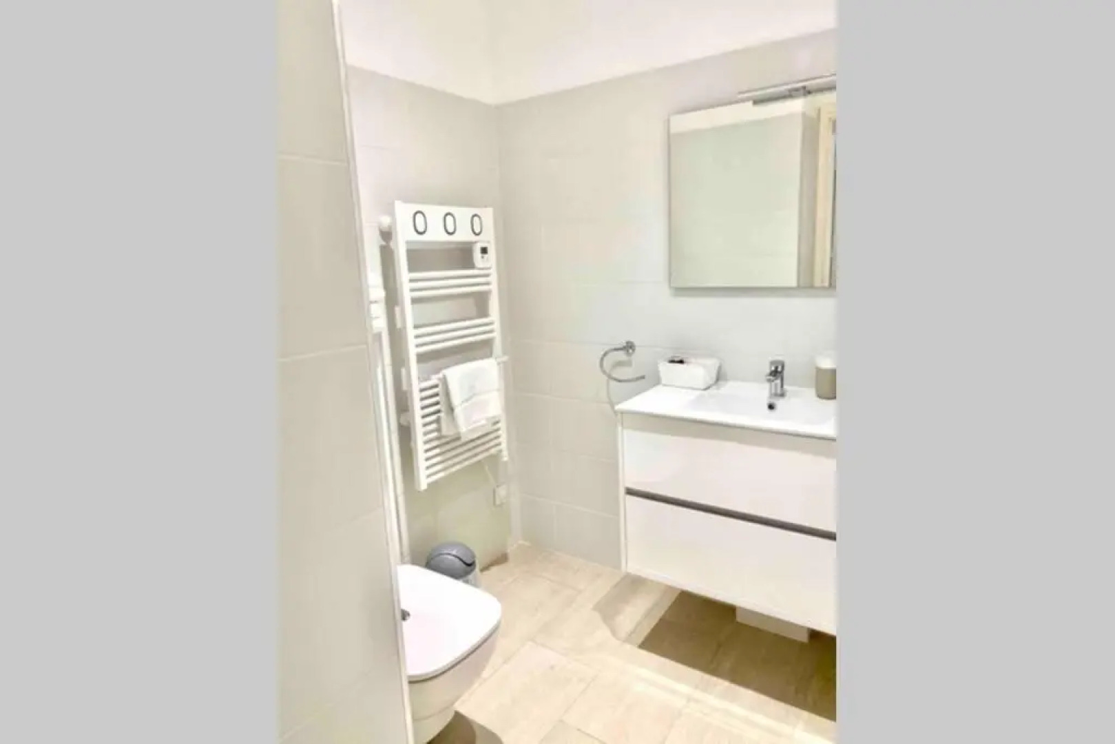 Appartement 3 pers sur la plage, accès direct mer