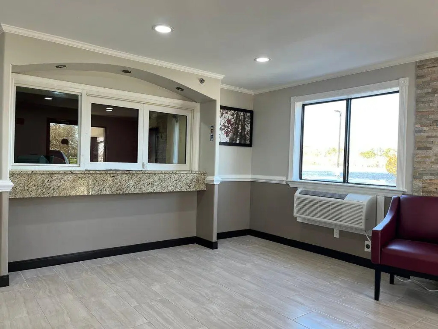 Red Roof Inn Suffolk