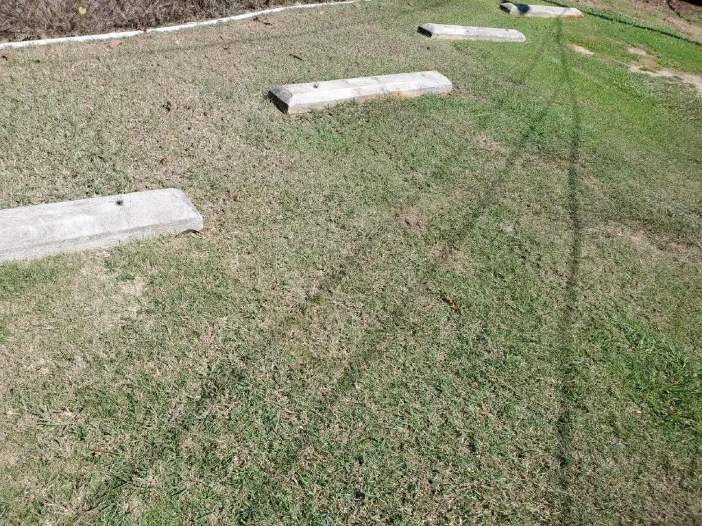 Aguadilla Surfers Lair apt with electricity water AC Wifi 8 minute walk to Crashboat beach