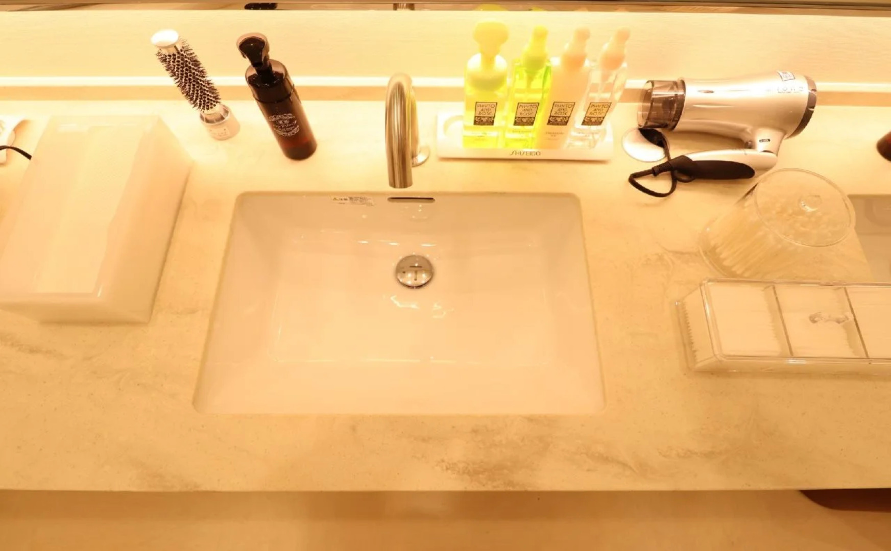 Leo Yu Capsule Hotel Funabashi