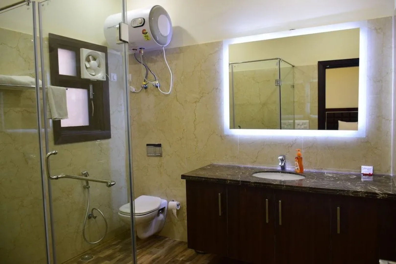 When In Gurgaon - Service Apartments Next to Artemis Hospital