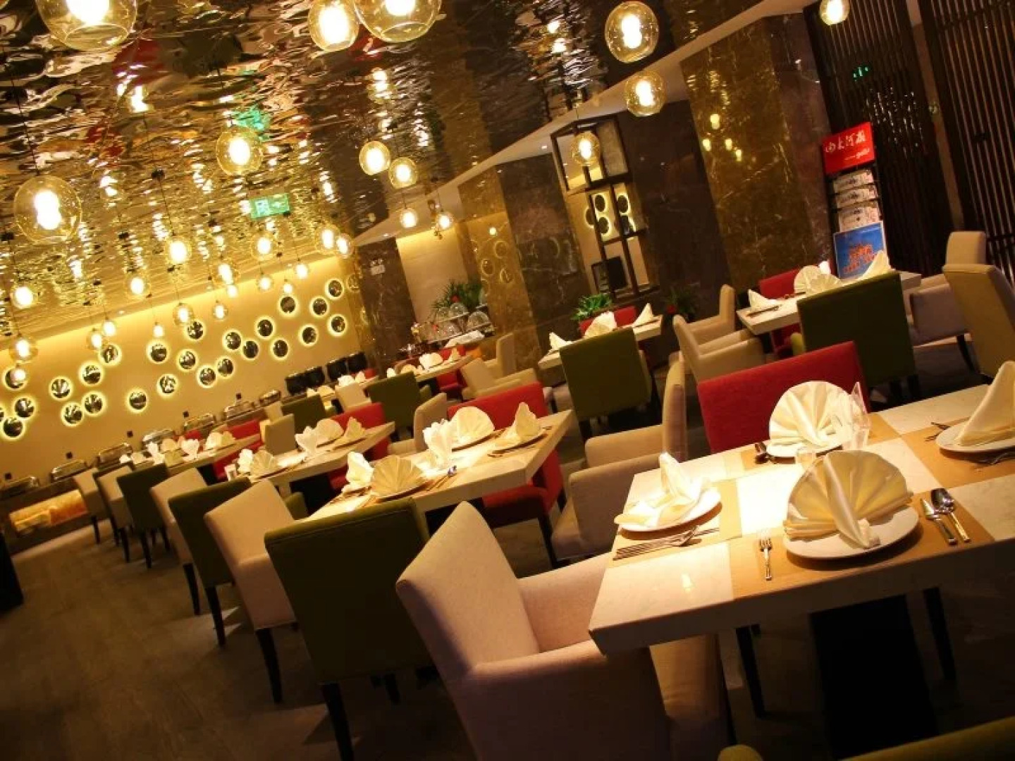 Maritime Hotel (Zhengzhou Century Amusement Park Zhongyuan Tower)