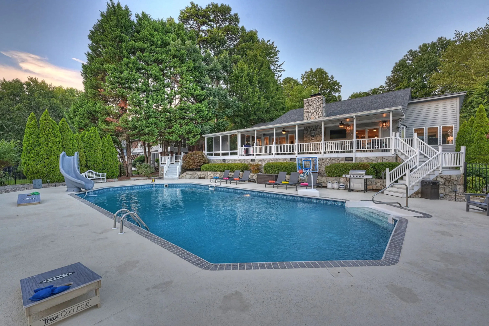 Sip, Sip Away by Avantstay Pool + Hot Tub